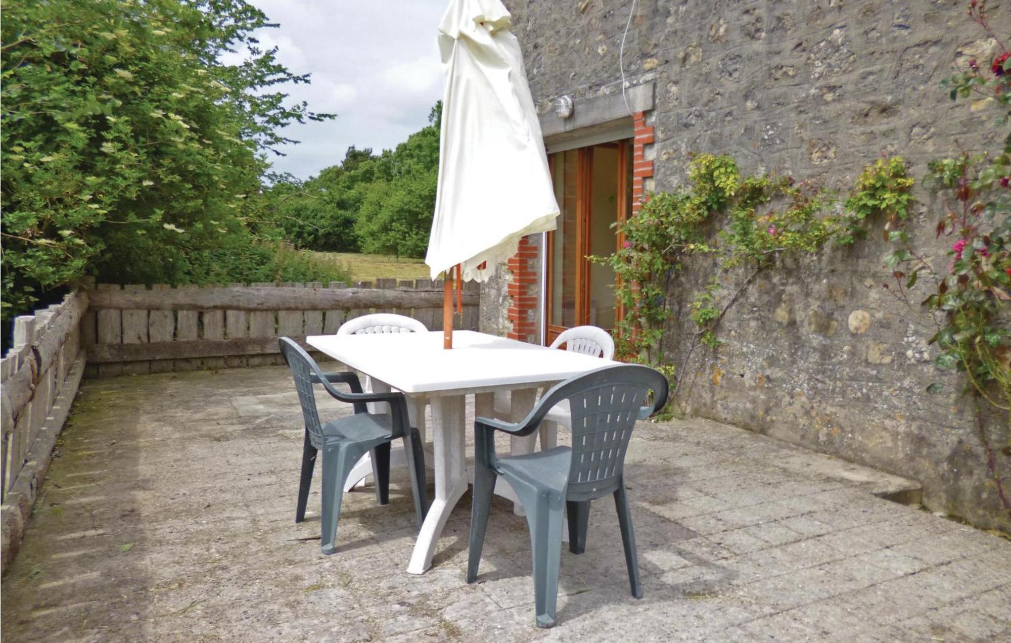 3 Bedroom Cozy Home In Brucheville Carentan-les-Marais Exterior foto